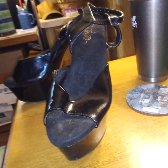 Size 8 black fantasy stelidos non slip grip new - Picture 4 of 5